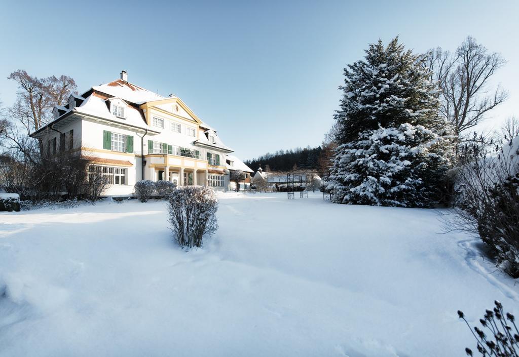 Biohotel Schlossgut Oberambach Exterior photo