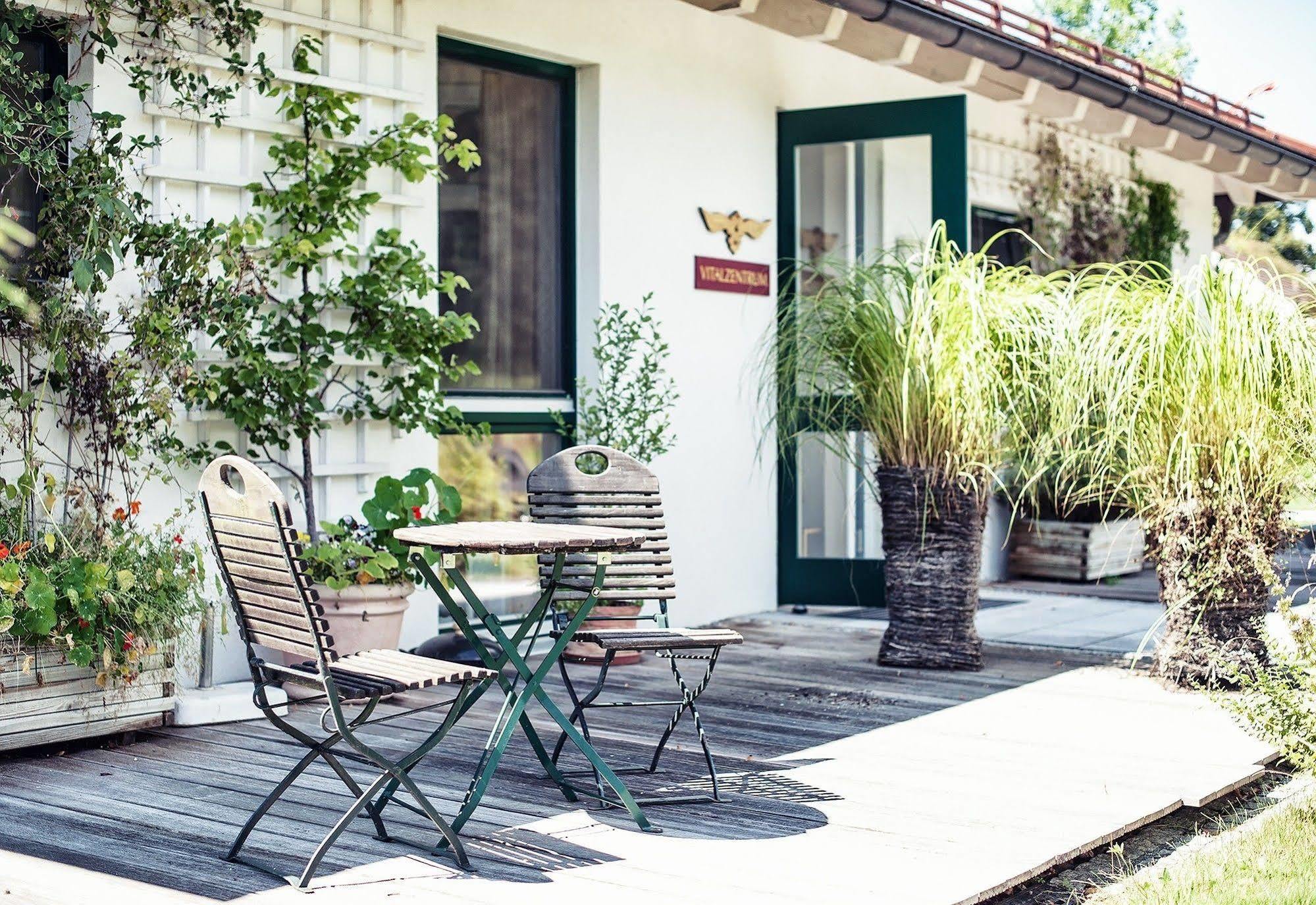Biohotel Schlossgut Oberambach Exterior photo